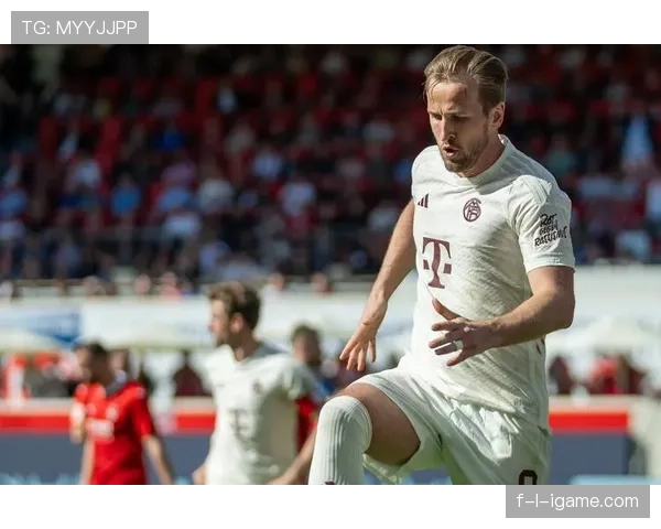 帕尔默与厄德高:中场组织效率及战术适配性对比分析 帕尔默与厄德高:中场组织效率及战术适配性对比分析