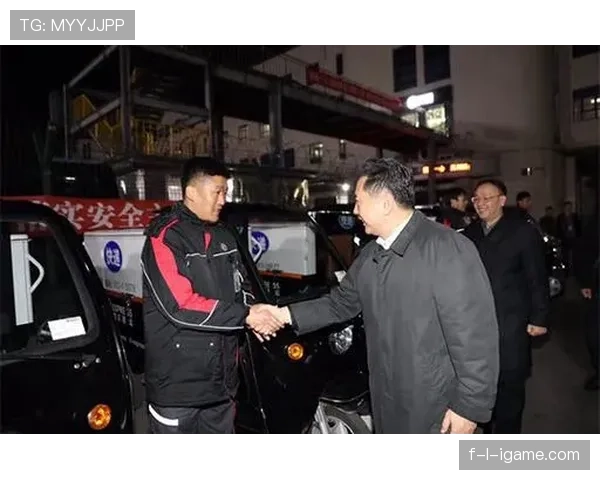 李小鹏上次训练结束后，居然直接拎着快递回家，跟冠军气质反差也太大了吧