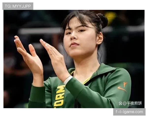 李月汝训练完直接换名牌羽绒服，这生活差距让我怀疑人生